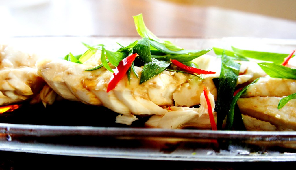 Cantonese steamed fish with shallot and ginger, memories of the  ‘Yayan Lane’ 雅言里 where we once lived (FODMAP&nbsp;friendly)