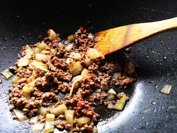 Stir fry tofu with fermented chili bean paste and oyster sauce