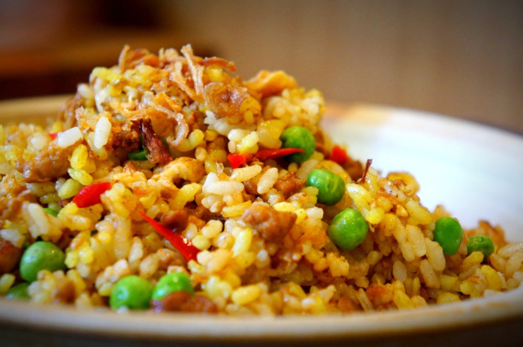 Chicken fried rice with ginger, garlic, coconut, kaffir lime leave, turmeric and&nbsp;lemomgrass