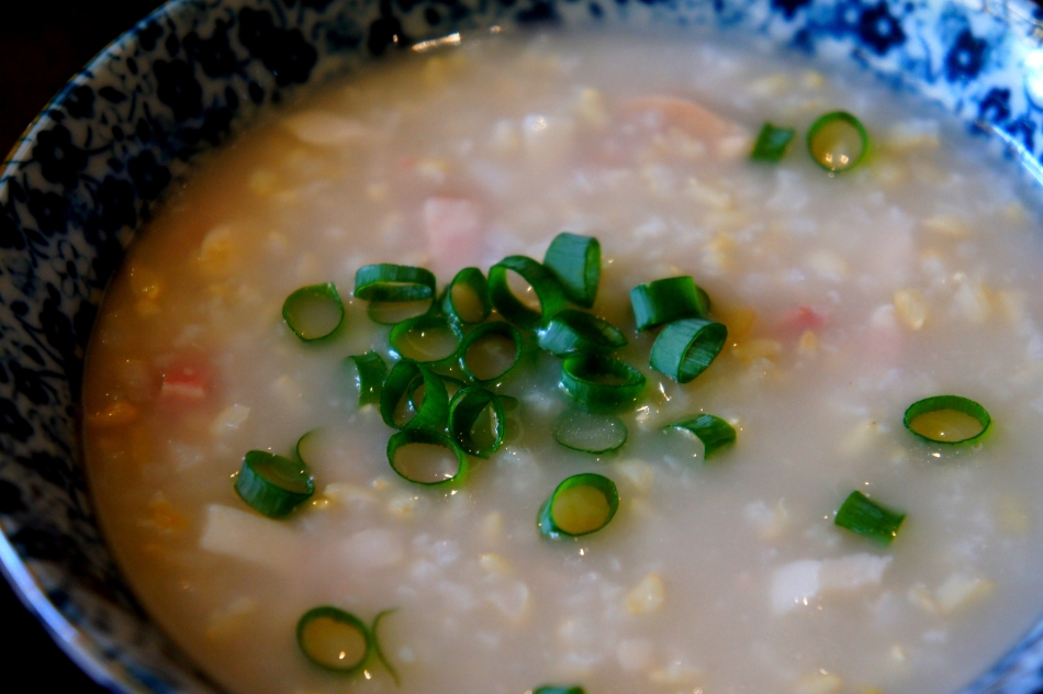 Brown rice congee with salted pork and peanuts (FODMAP&nbsp;Friendly)