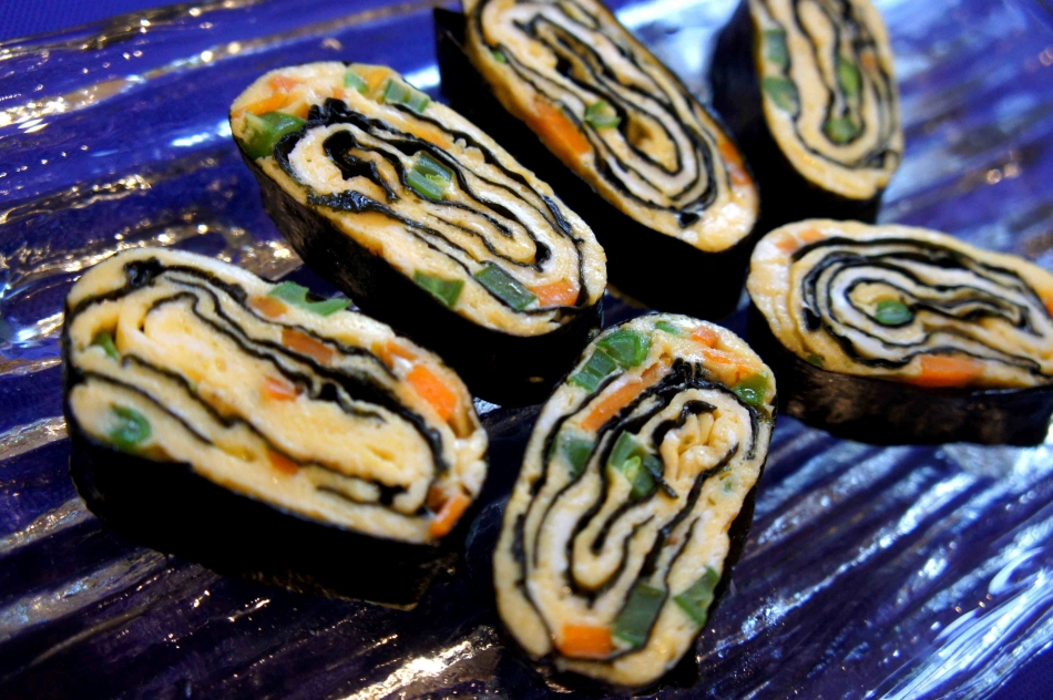Egg and seaweed rolls (FODMAP&nbsp;friendly)