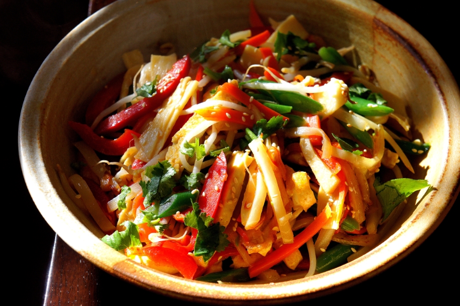 The filling: tofu with bamboo shoot, bean sprout, potato, carrot, capsicum, sesame and coriander