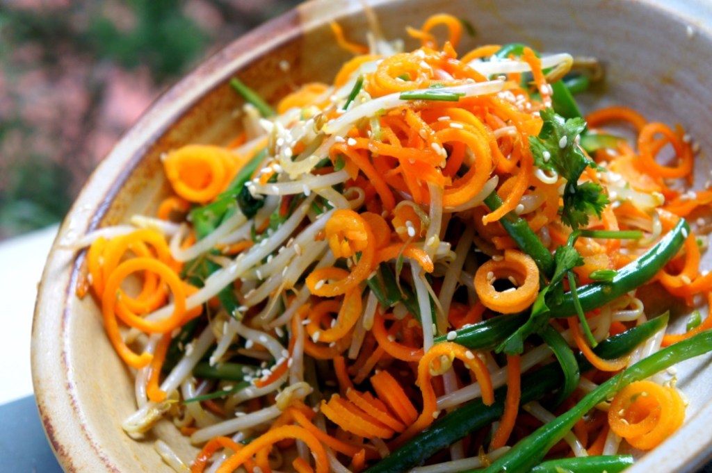Salad of carrot, green bean and beam sprout with sesame oil (FODMAP&nbsp;friendly)