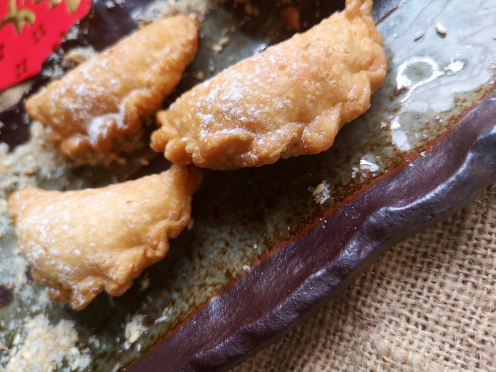 Chinese New Year  – crispy peanut pastry with sesame and coconut&nbsp;(花生芝麻角仔)