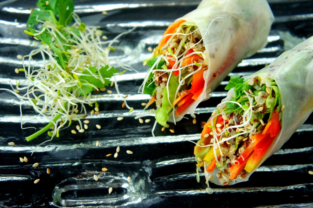 Rice paper rolls of quinoa, coriander,  alfalfa and sesame seeds (FODMAP&nbsp;friendly)