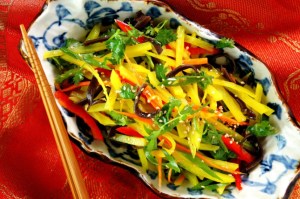 Spiced potato salad with pepper, chili infused oil and white balsamic vinegar (gluten free, vegan)