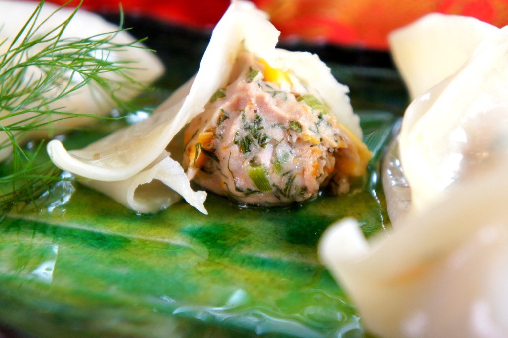 Steamed pork and fennel dumplings&nbsp;(豬肉韭菜餃子)