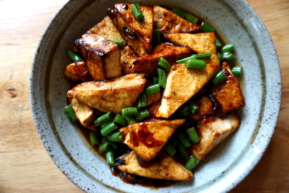 Pan-fried tofu with green beans (FODMAP&nbsp;friendly)