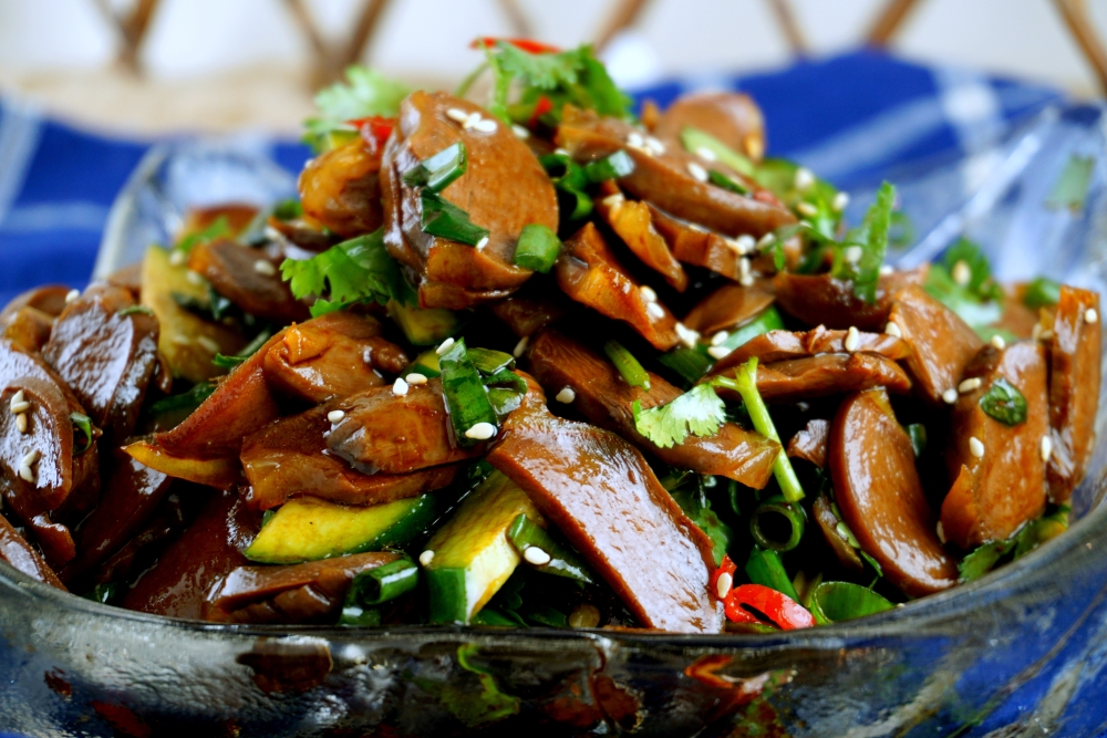 Chicken giblet  with ginger, garlic and&nbsp;cucumber