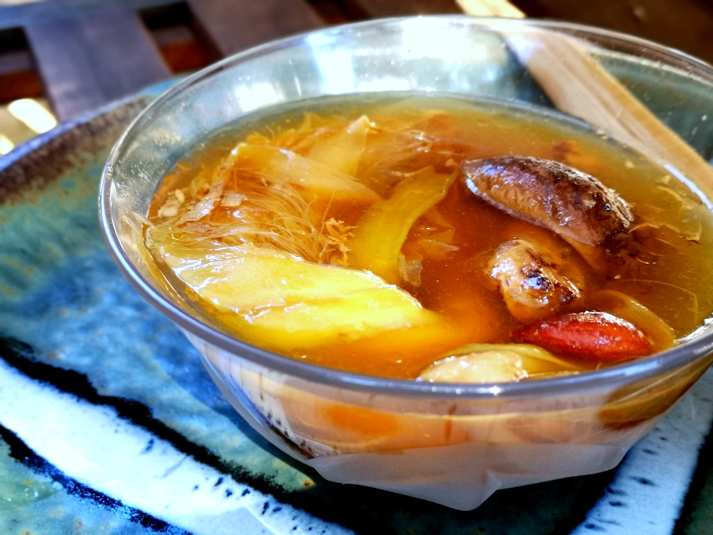 Sword flower soup&nbsp;(霸王花汤)