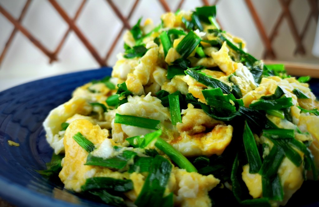 Stir fried eggs with garlic&nbsp;chive